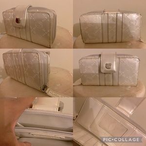 Small Hello Kitty Wallet.